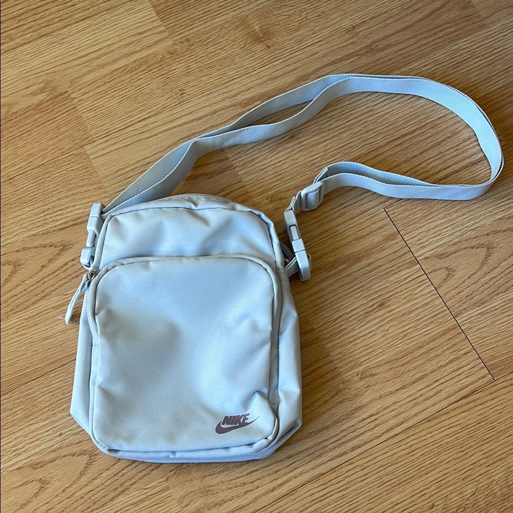 Nike Men's Crossbody Bag - Light Gray